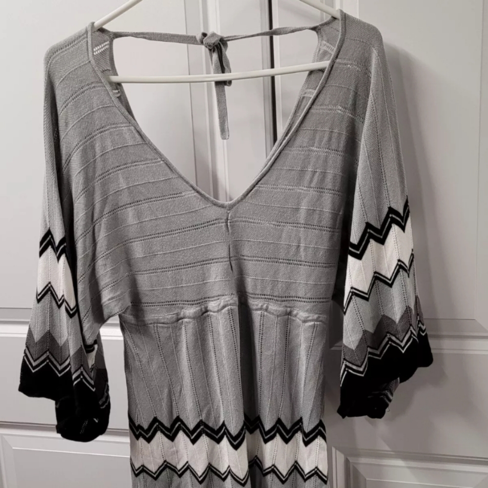 La Cite Women's Sweater Top Size: Medium